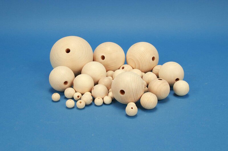 houten ballen met boorgat